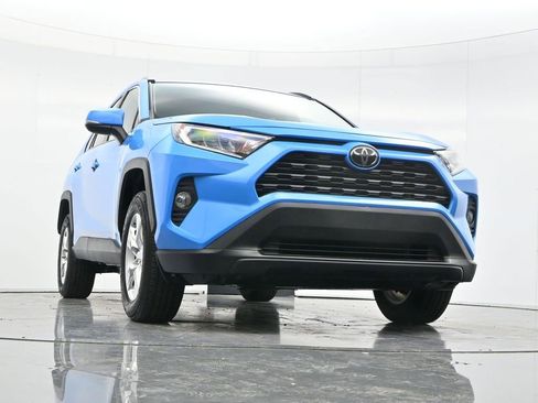 Used 2019 Toyota RAV4 XLE w/ Carpet Mat Package AWD/4WD image 47