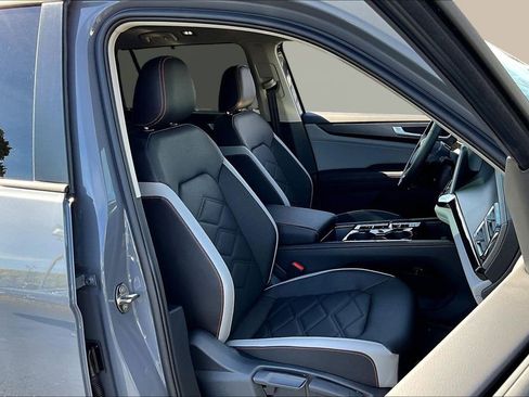 New 2026 Volkswagen Atlas Peak Edition image 29