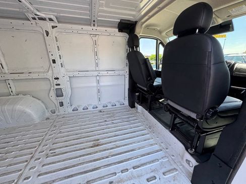 Used 2025 RAM ProMaster 2500 w/ Convenience Group FWD image 12