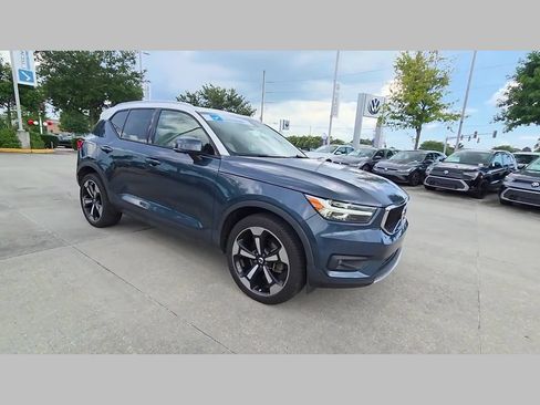 Used 2021 Volvo XC40 T5 Momentum w/ Premium Package AWD/4WD image 37