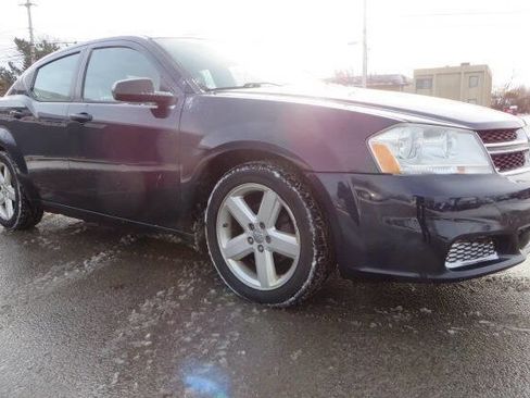 Used 2013 Dodge Avenger SE image 1