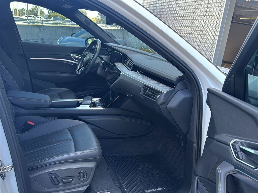 Used 2024 Audi Q8 e-tron Premium Plus AWD/4WD image 13