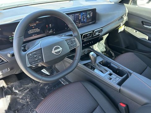 New 2026 Nissan Sentra SR w/ Floor Mat Package image 17