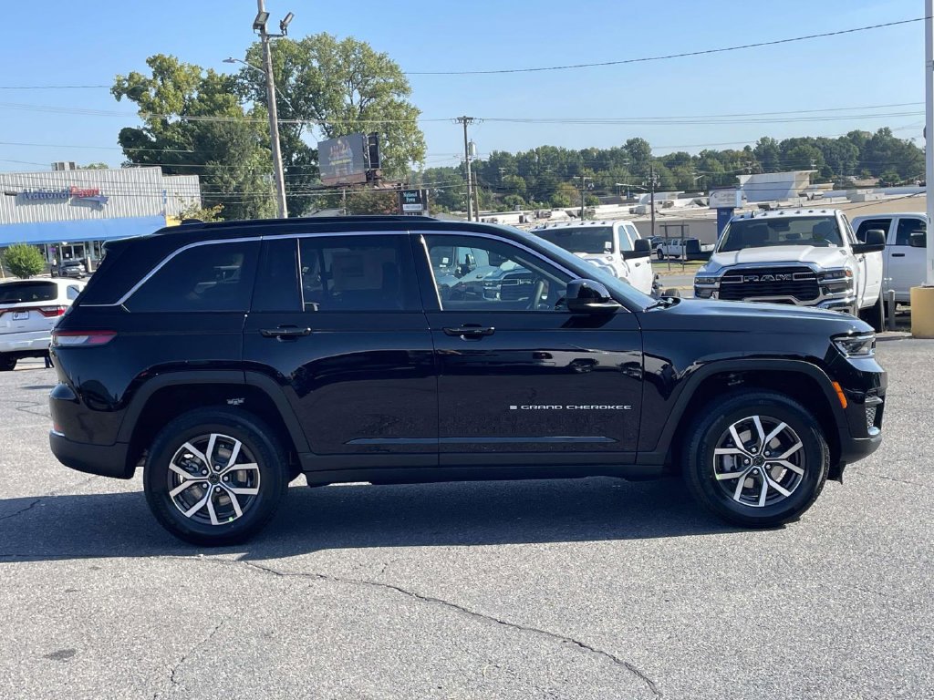 New 2027 Jeep Grand Cherokee 4WD image 9