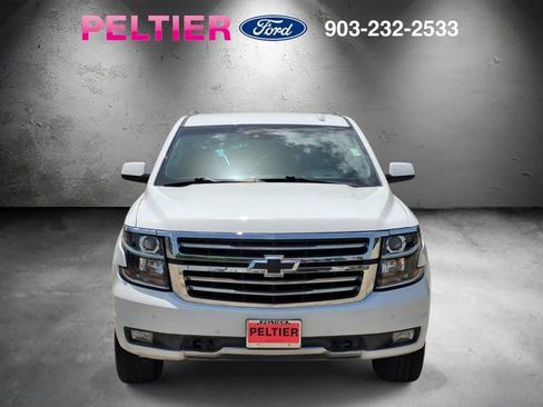 Used 2019 Chevrolet Tahoe LT w/ Luxury Package AWD/4WD image 2