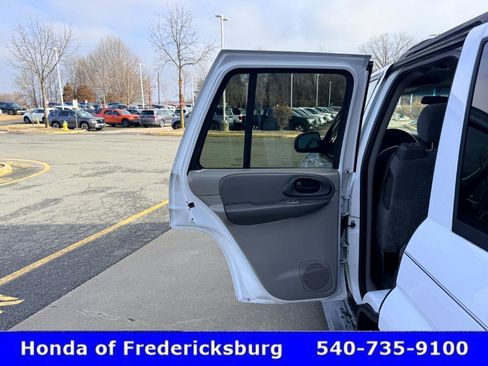 Used 2003 Chevrolet TrailBlazer LS w/ Preferred Equipment Group image 7