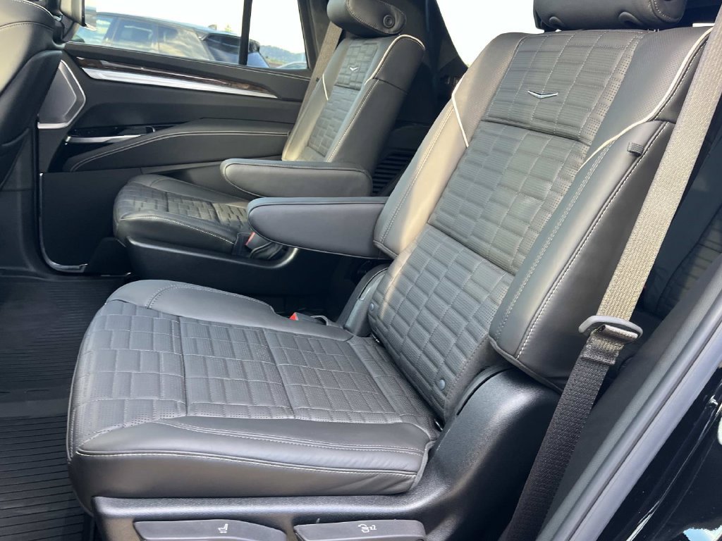 Used 2026 Cadillac Escalade Platinum Sport w/ LPO, ONYX Package AWD/4WD image 23