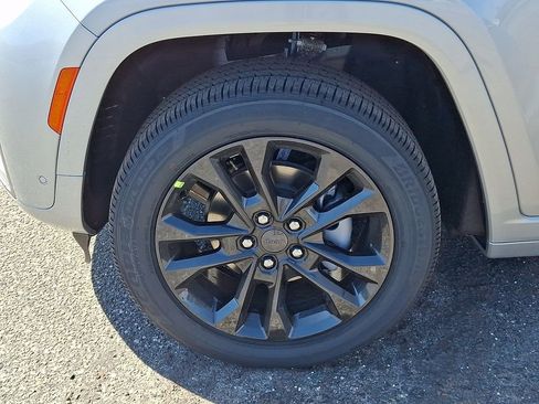 New 2026 Jeep Grand Cherokee Limited AWD/4WD image 19