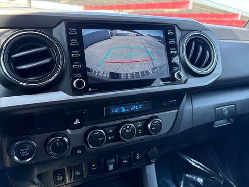Used 2021 Toyota Tacoma TRD Off-Road w/ Technology Package AWD/4WD image 27