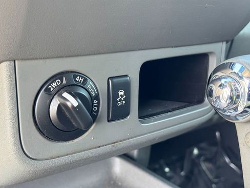 Used 2019 Nissan Frontier SV image 39