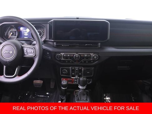 Used 2024 Jeep Gladiator Rubicon w/ Technology Group AWD/4WD image 5