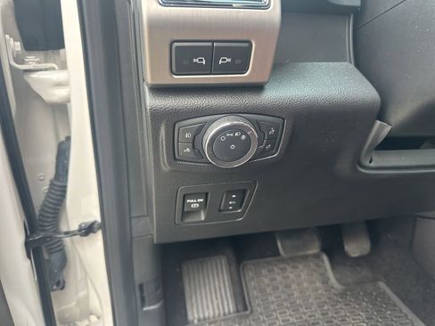 Used 2019 Ford F150 Platinum w/ Equipment Group 701A Luxury image 20