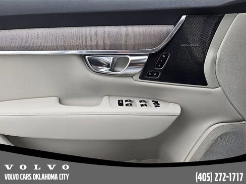 Used 2025 Volvo S90 B6 Plus image 18