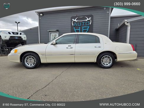 Used 2000 Lincoln Town Car Cartier image 6