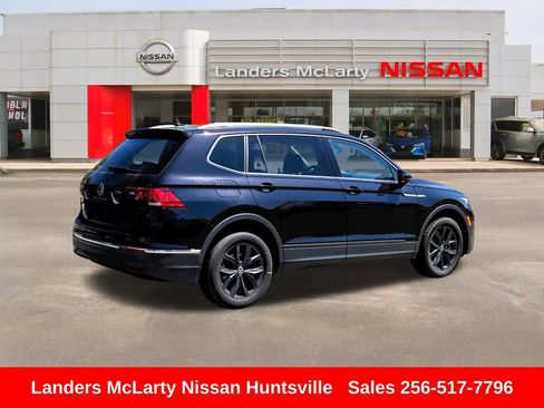Used 2024 Volkswagen Tiguan SE AWD/4WD image 3
