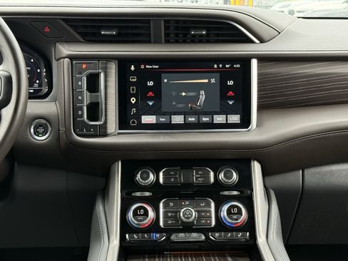Used 2023 GMC Yukon XL Denali RWD image 30