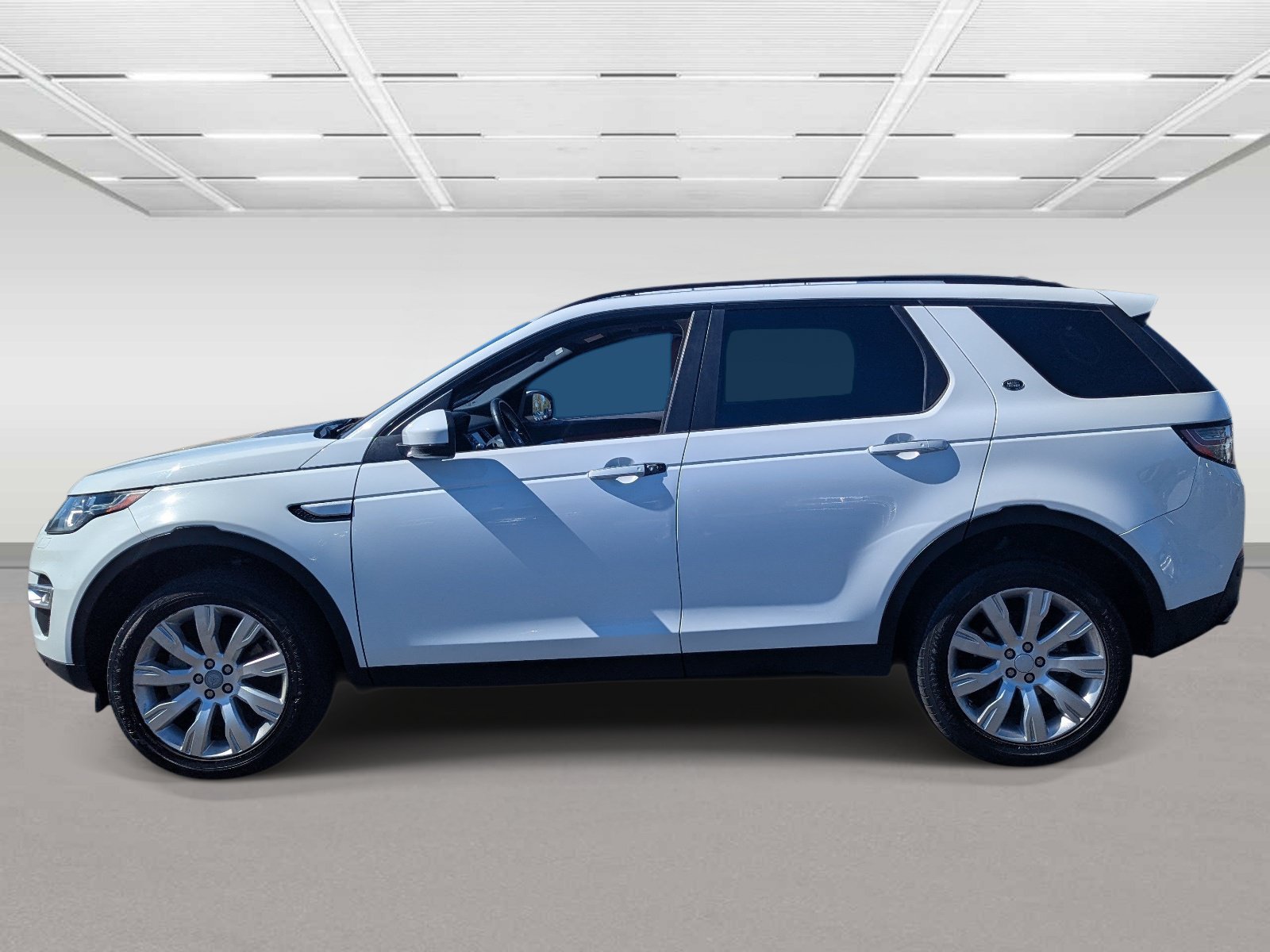 Used 2015 Land Rover Discovery Sport HSE Luxury AWD/4WD image 2