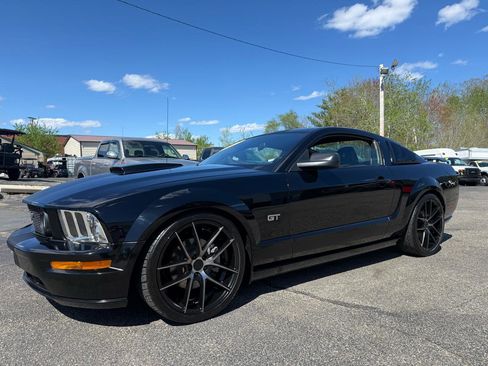 Used 2007 Ford Mustang GT Premium RWD image 3
