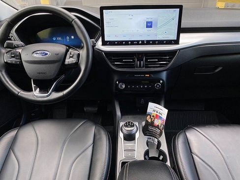 Certified 2025 Ford Escape Platinum w/ Premium Technology Package AWD/4WD image 21