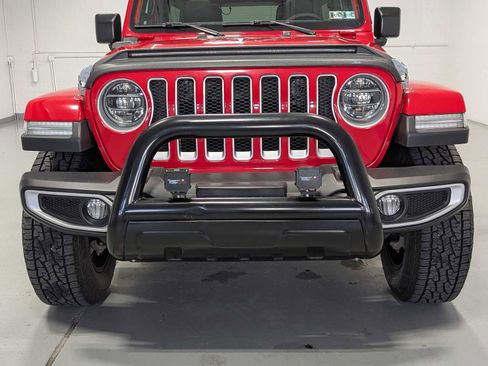 Used 2019 Jeep Wrangler Unlimited Sahara AWD/4WD image 2