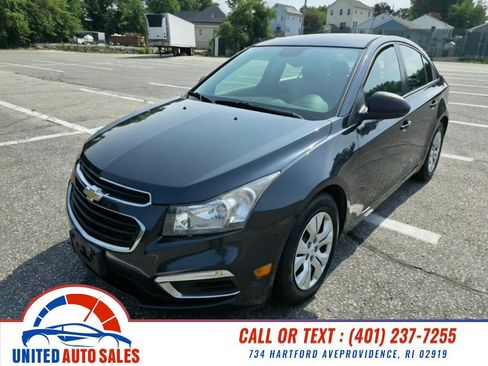 Used 2015 Chevrolet Cruze LS FWD image 1