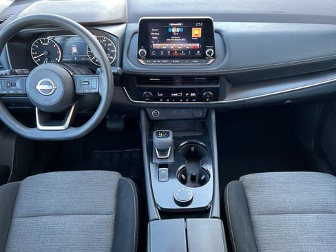 Used 2023 Nissan Rogue SV image 18