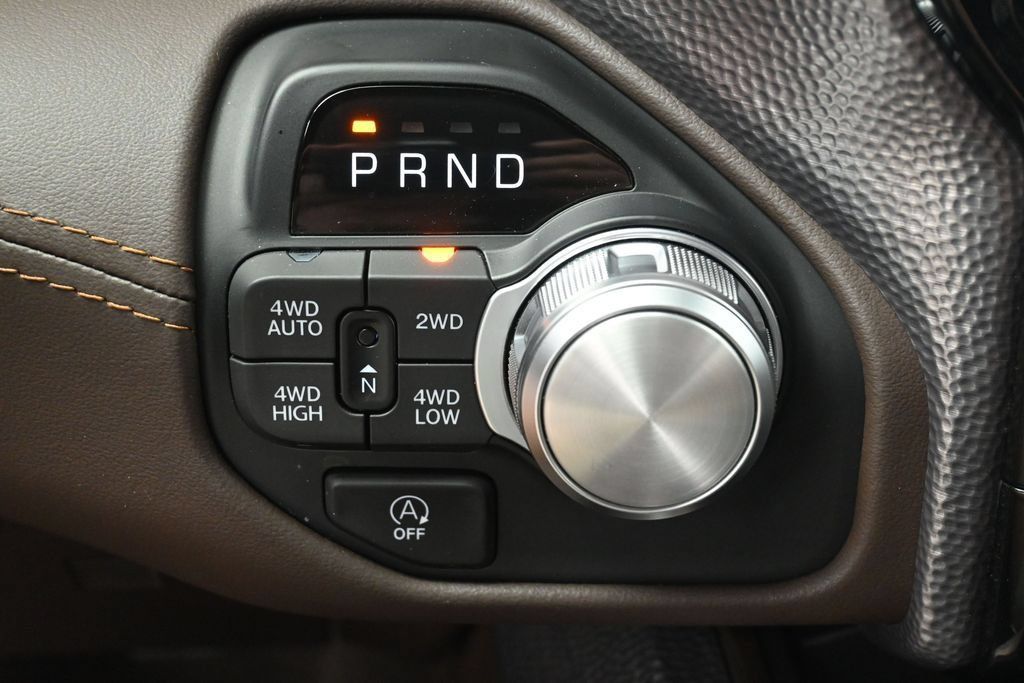 Used 2025 RAM 1500 Limited AWD/4WD image 24