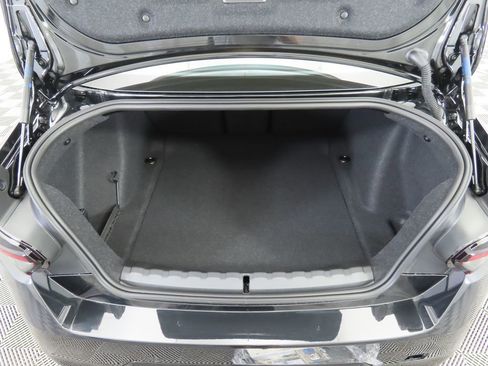 Used 2025 BMW 230i Coupe w/ M Sport Package RWD image 27