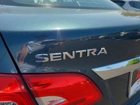 Used 2016 Nissan Sentra SV FWD image 28