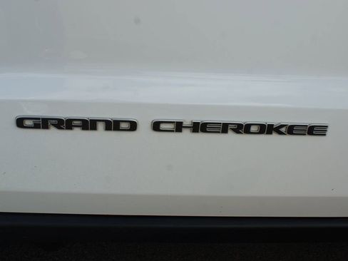 Used 2021 Jeep Grand Cherokee Limited w/ Luxury Group II RWD image 17