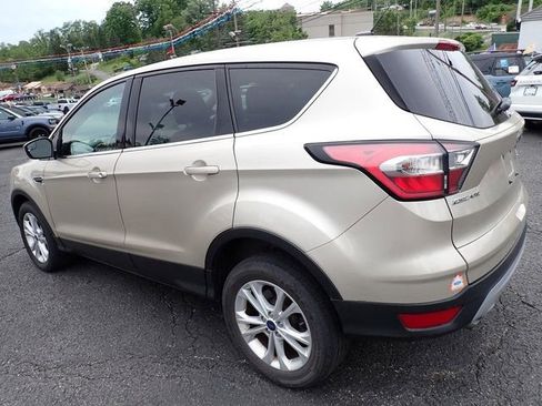 Used 2017 Ford Escape SE AWD/4WD image 4
