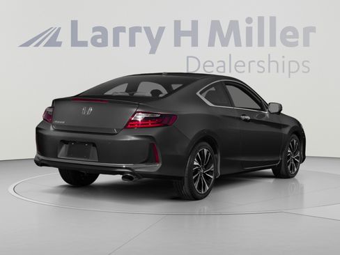 Used 2017 Honda Accord EX image 2