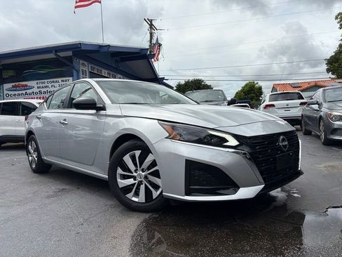 Used 2024 Nissan Altima 2.5 S image 1