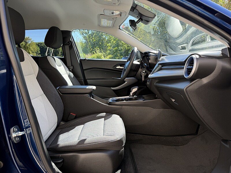 Used 2024 Chevrolet Trax LS FWD image 22