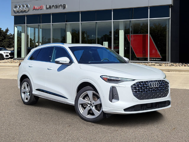 Used 2025 Audi Q5 Premium Plus w/ Premium Plus AWD/4WD image 1