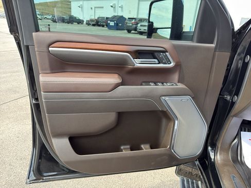 Certified 2025 GMC Sierra 3500 Denali w/ Denali Reserve Package AWD/4WD image 10