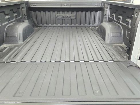 New 2026 GMC Sierra 1500 SLE AWD/4WD image 17