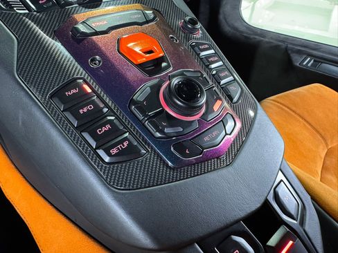 Used 2017 Lamborghini Aventador S image 31