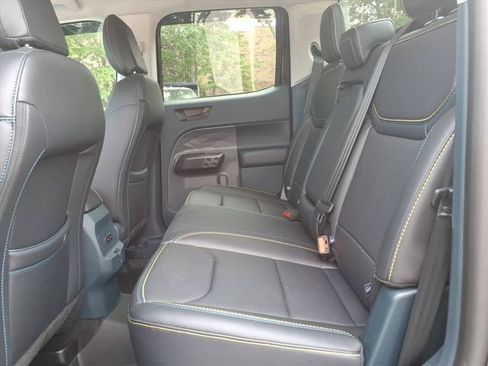 Used 2025 Ford Maverick Lobo AWD/4WD image 14