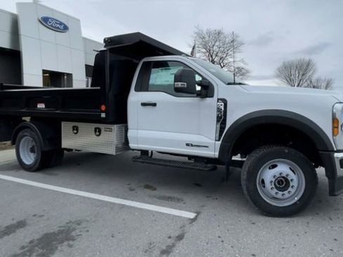 New 2025 Ford F550 4x4 Regular Cab Super Duty image 8