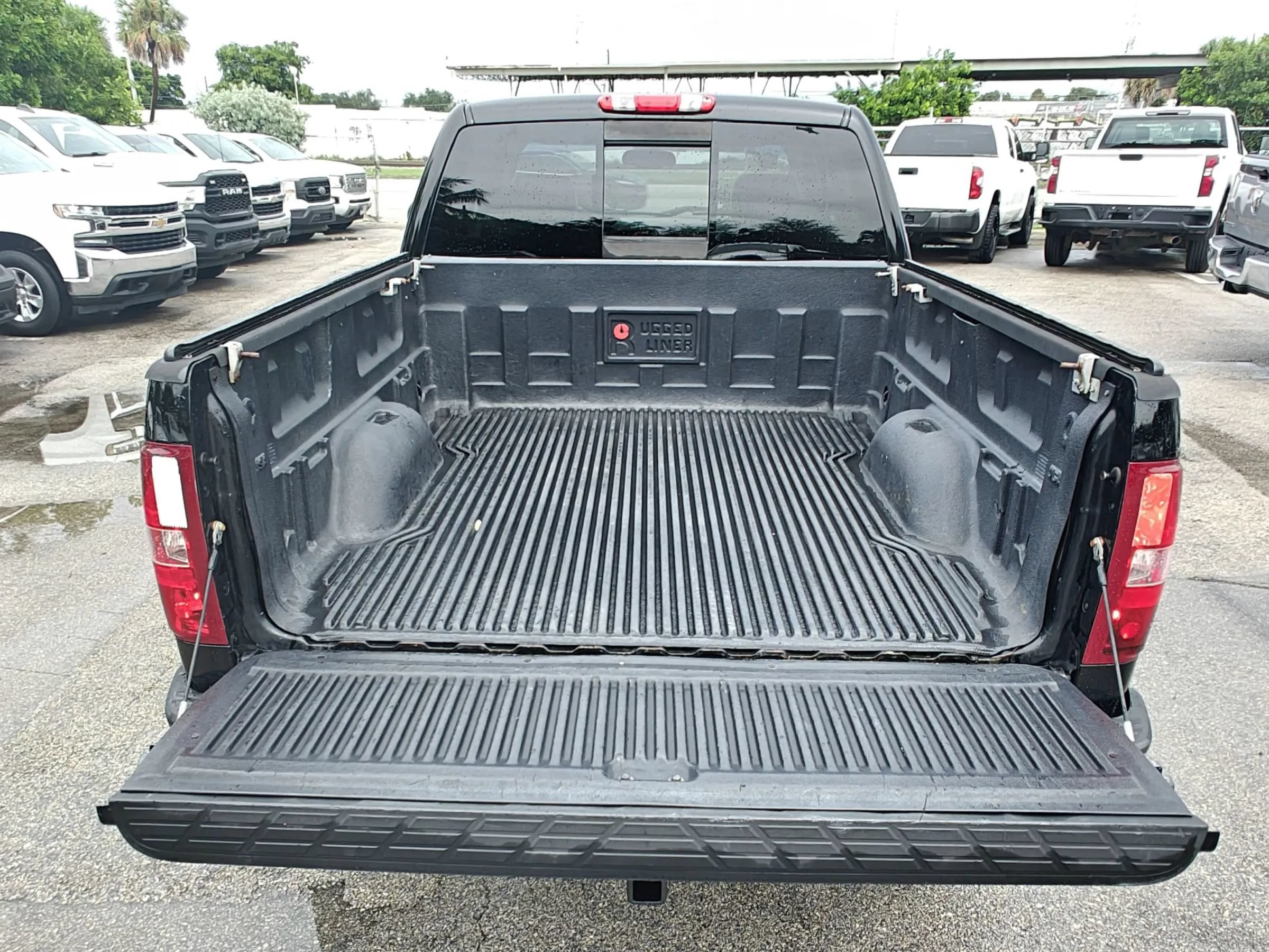 Used 2010 Chevrolet Silverado 1500 LTZ w/ LTZ Plus Package RWD image 7