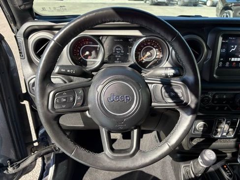 Used 2021 Jeep Gladiator Willys image 13