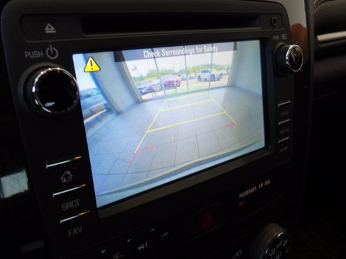 Used 2016 Chevrolet Traverse LT w/ Style and Technology Package AWD/4WD image 13