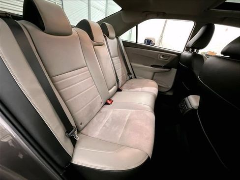 Used 2017 Toyota Camry XSE w/ Moonroof Package FWD image 26