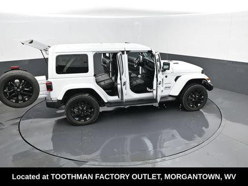 Used 2023 Jeep Wrangler Unlimited Sahara w/ Dual Top Group AWD/4WD image 30