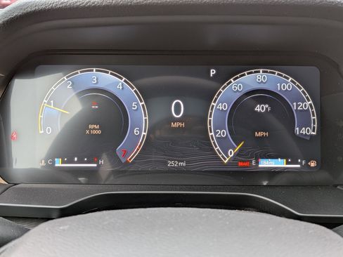 New 2025 Jeep Grand Cherokee Altitude image 12