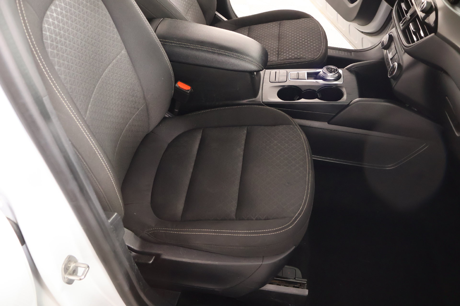 Used 2025 Ford Escape Active w/ Cold Weather Package FWD image 13