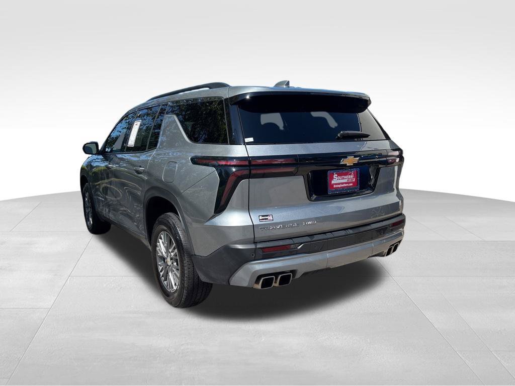Used 2026 Chevrolet Traverse LT AWD/4WD image 3