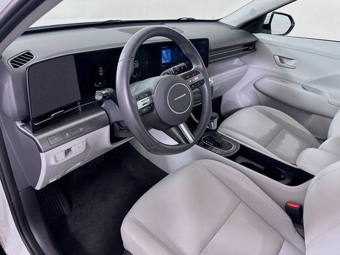 Certified 2025 Hyundai Kona SEL FWD image 9