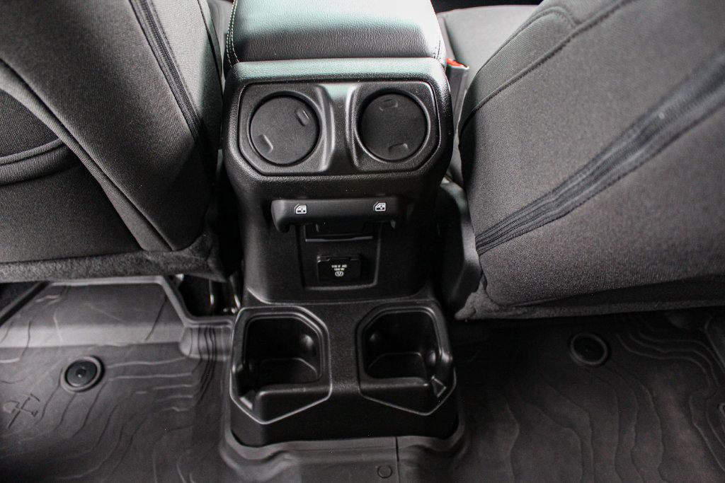Used 2023 Jeep Wrangler Unlimited Sahara w/ Cold Weather Group AWD/4WD image 22